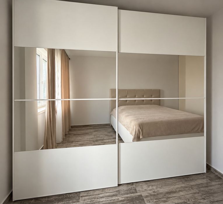 Dulap IKEA PAX 200×236 cm – uși glisante cu oglindă, sertare, stare excelentă