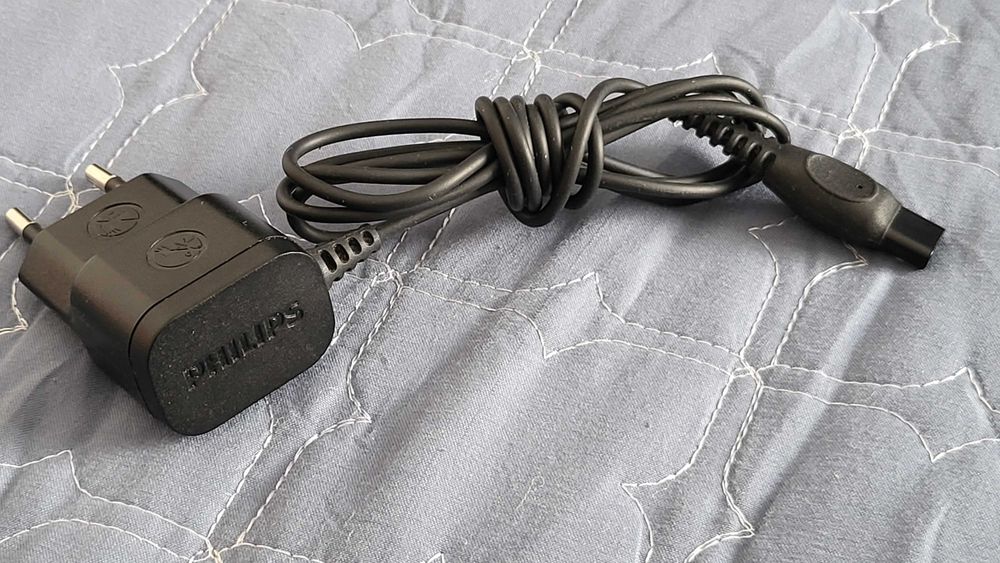 PHILIPS 8V-100mA Incarcator masina tuns