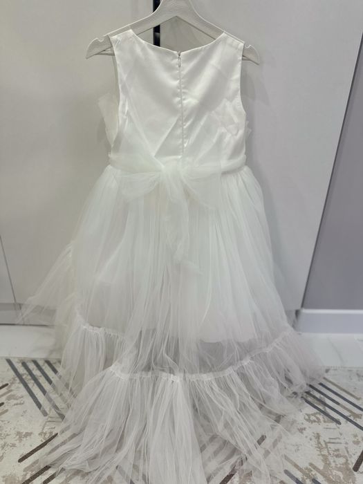 Продам платье 122 см