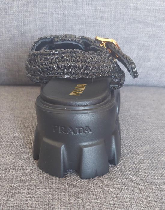 Дамски сандали p*r*a*d*a  последна бройка