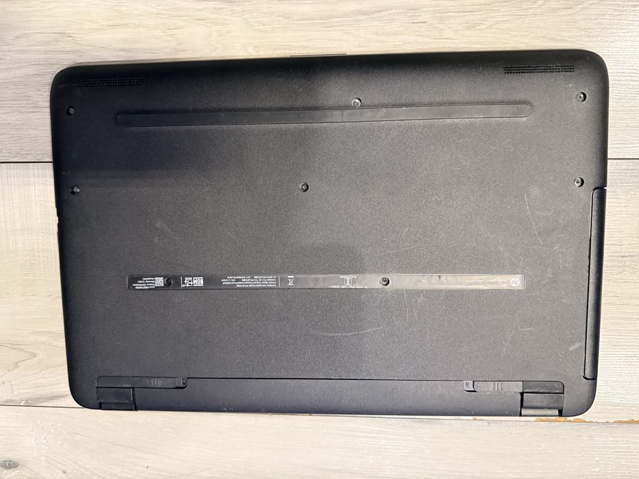 Hp 15-i3  6006u/8гб/250гб ссд