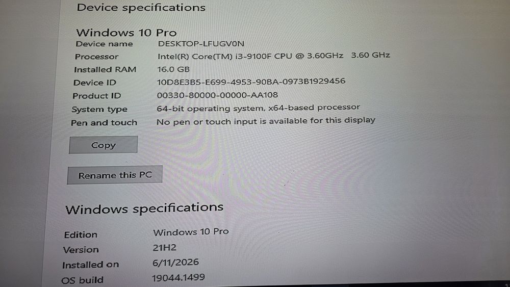 PC Gaming complet Alb RGB - i3 9100F, RX 580 8GB, 16GB RAM + Cadou Tastatură și Mouse