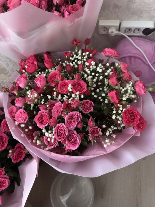 Цветы в подарок .