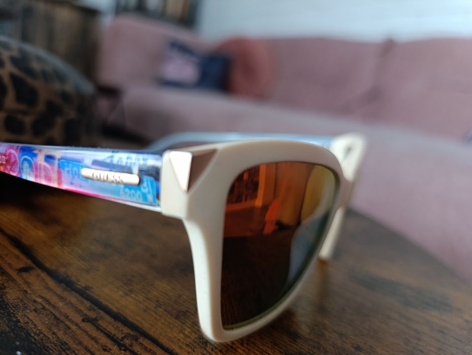 Оригинални слънчеви очила Guess и Max & Co