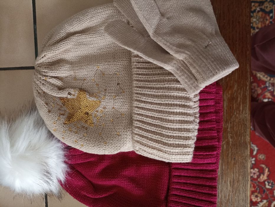 Новые шапочки для девочек по 1500т Эйвон