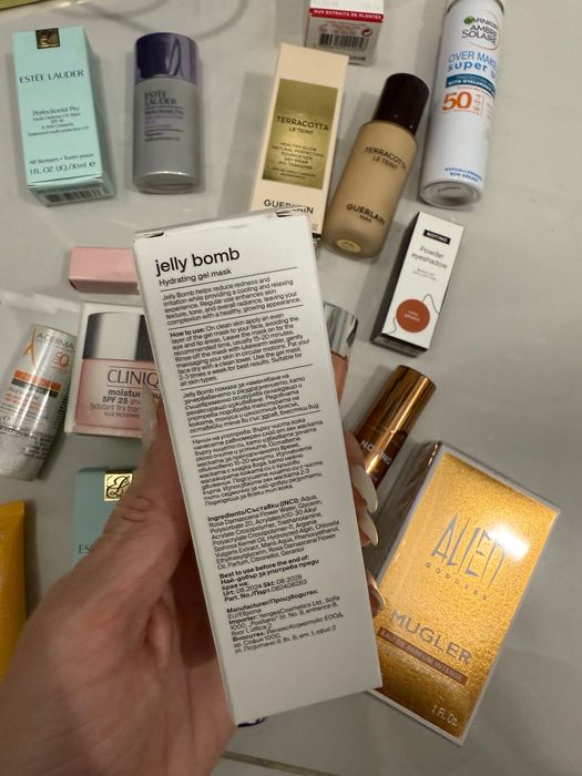 Козметика Este Lauder, Guerlain, Clarins, Kylie cosmetics