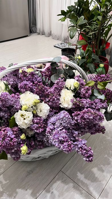 Готовый букет в корзине