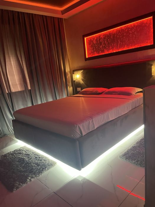 Inchiriez Regim Hotelier 5* cu JACUZZI 48 JETURI ULTRA LUX