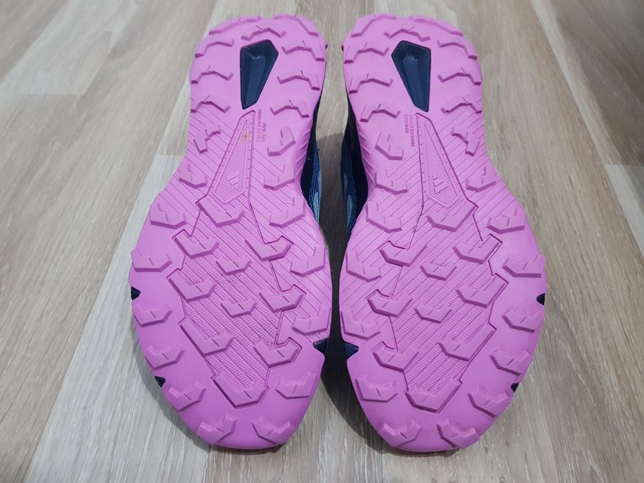 Adidasi Adidas marimea 40