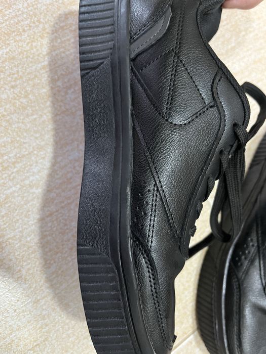 Продаются кроссовки 37 размер