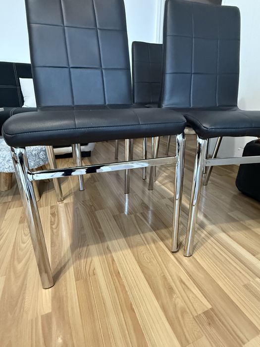 Трапезни столове