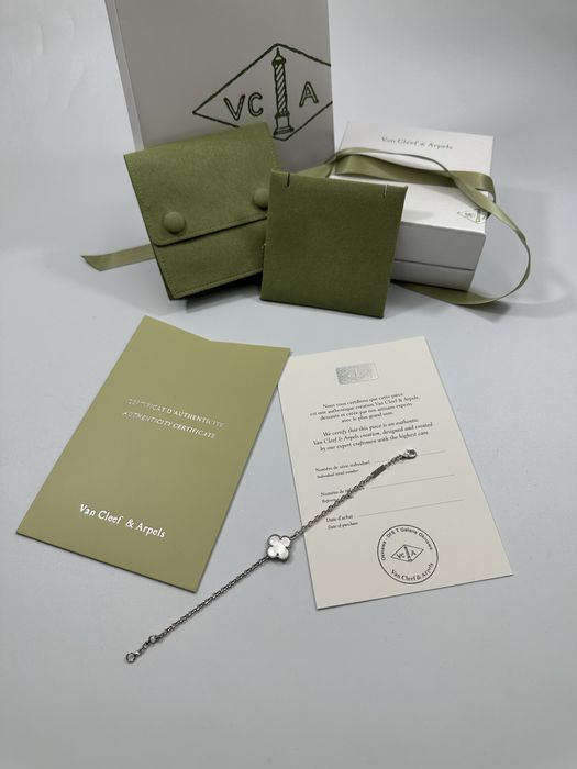 Brățară Van Cleef & Arpels White Gold 750 White Pearl