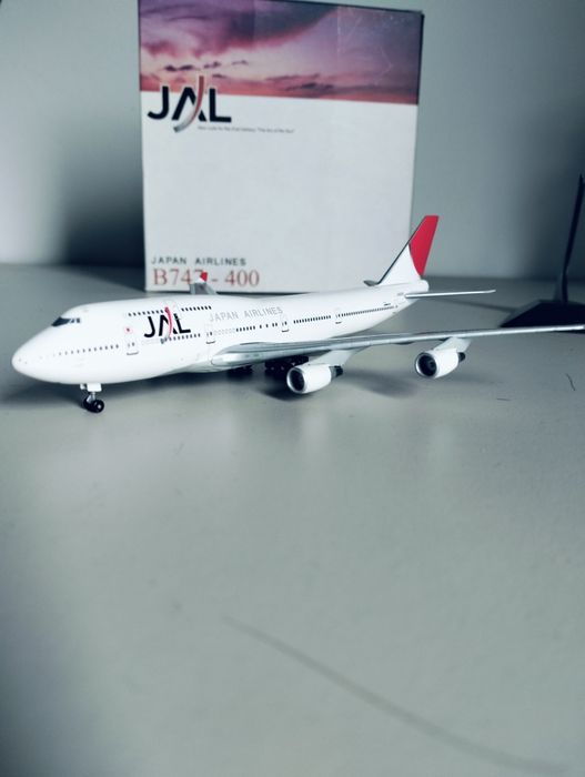 Vând avion macheta Boeing 747-400  condiție impecabila scara 1:400