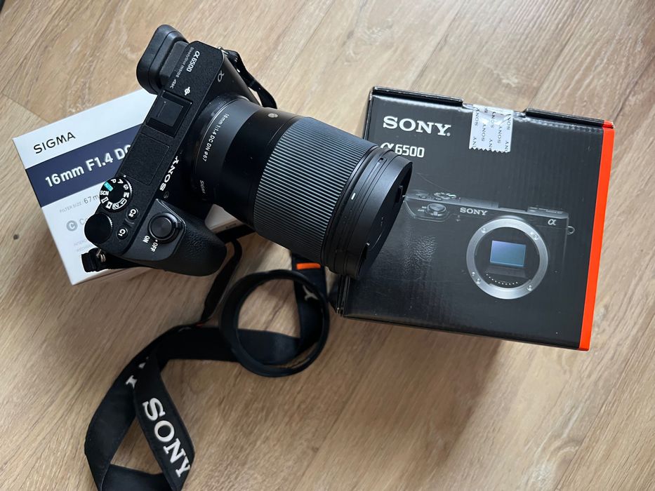 Vand pachet foto Sony A6500 (body, obiective, blitz, macro)