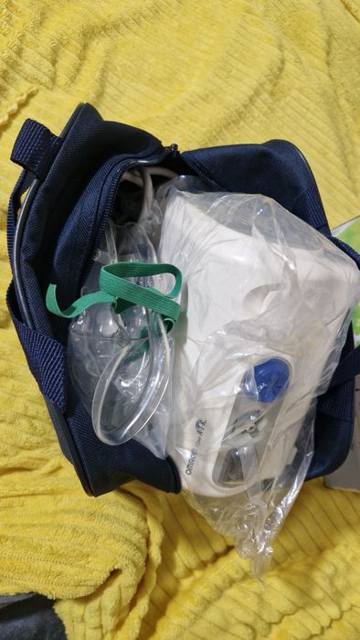 Срочно компрессорный ингалятор omron