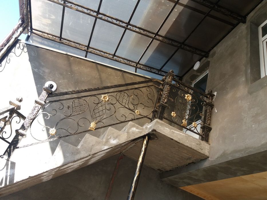 Изготовление металлических оконный решетка, беседка, качели и перила .