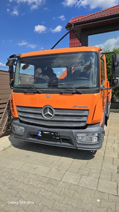 Mercedes Atego basculabil cu macara