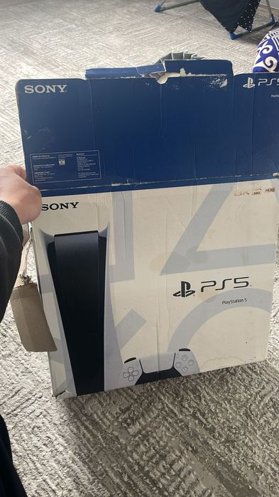 Продам Play Station 5 825 GB