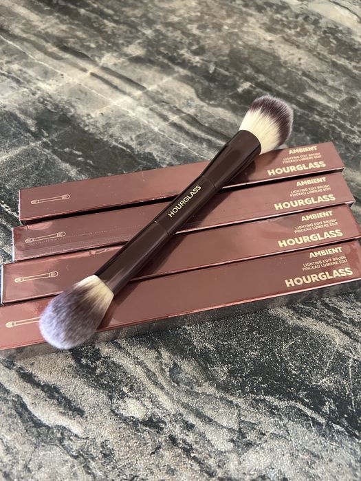 Hourglass кисточка сатам