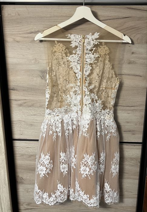 Rochie elegantă nude cu dantelă cusuta manual și tull fin