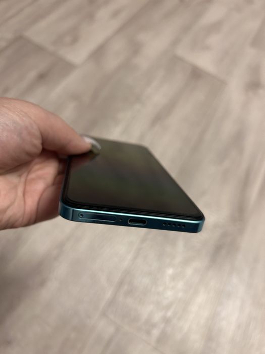 Продам телефон Vivo v25