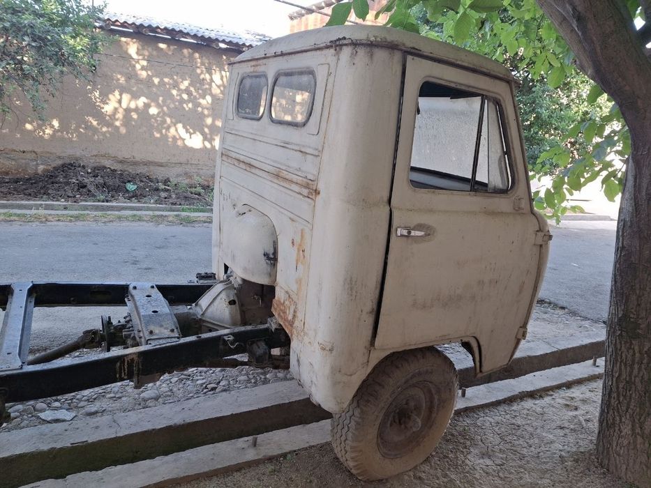 Уаз 3303  kuzov bortli... ishlab chiqarilgan yili: 1990  zapchasi bor