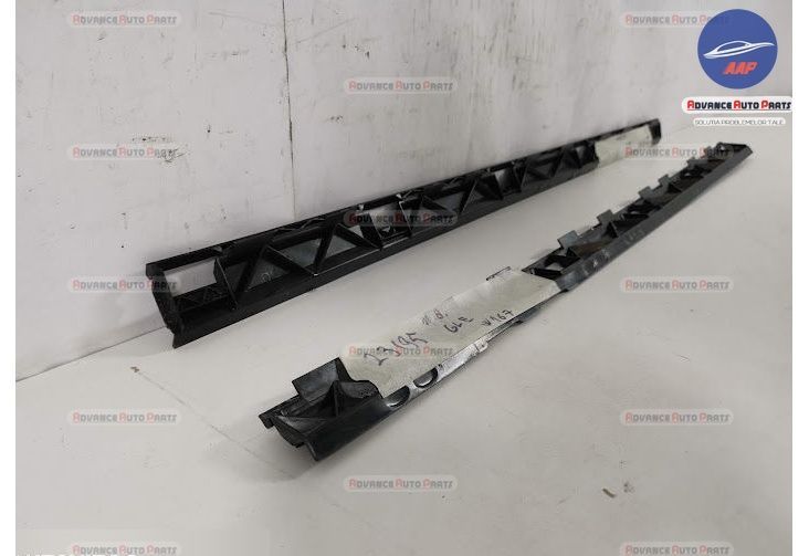 Ляв и десен праг / Лайстна подложка оригинал Мерцедес-Бенц / Mercedes-