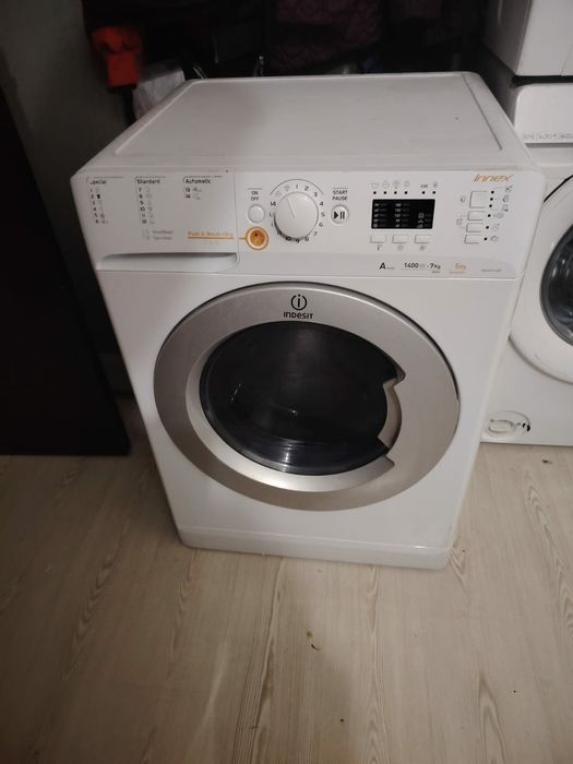 Mașina de spălat Indesit cu iscator7kg
