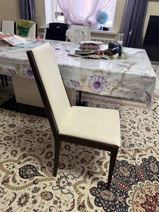 Продаи стол со стульями