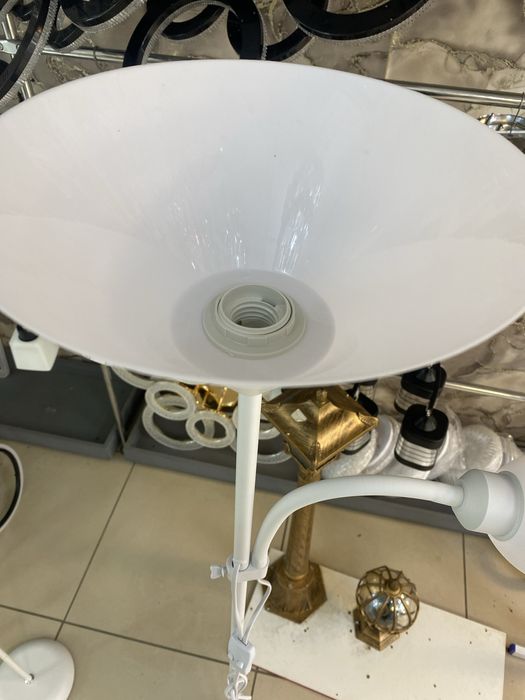 Торшер новый белый