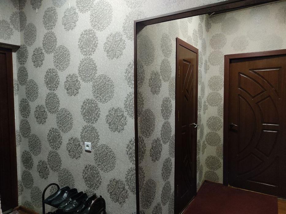 Olmoliq 5/2. [ 3 xonali kvartira sotiladi ]