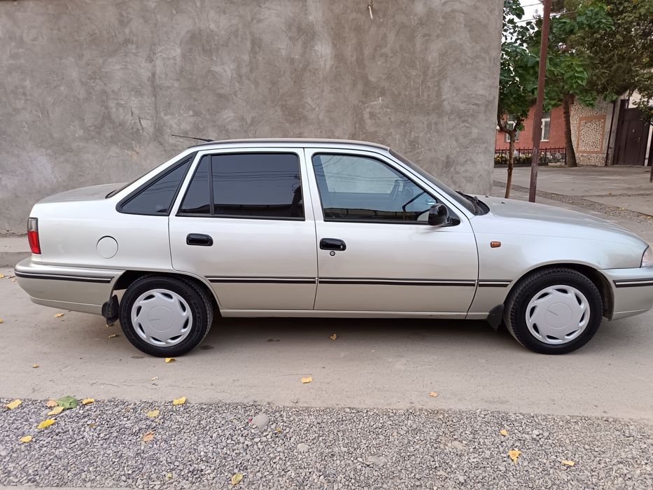 Daewoo nexia 1 sotiladi