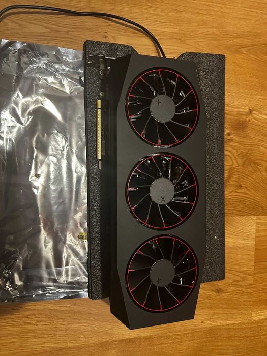 Placa video XFX Mercury AMD Radeon RX 9070XT OC Magnetic Air Edition