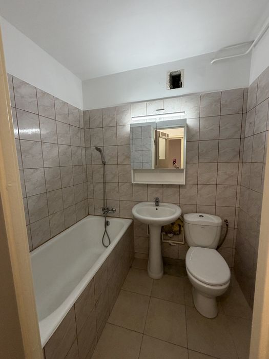 Inchiriez apartament cu 3 camere – Sector 6, Politehnică, Aleea Arinii Dornei