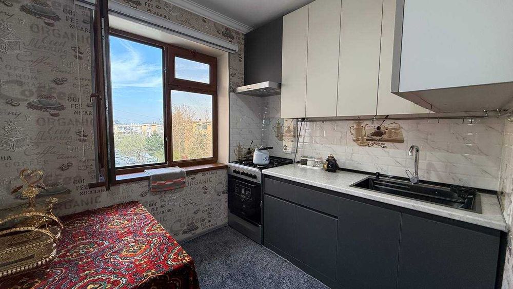 Фрунзиский KIUF 4 қаватда 2 хонали квартира сотилади. ID: 1905