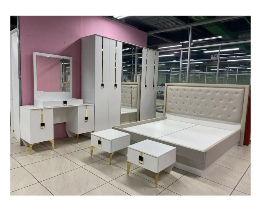 Спальный гарнитур