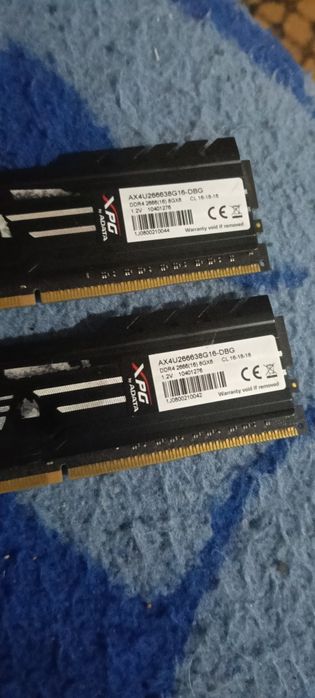 Kit memorii RAM DDR4 16 gb