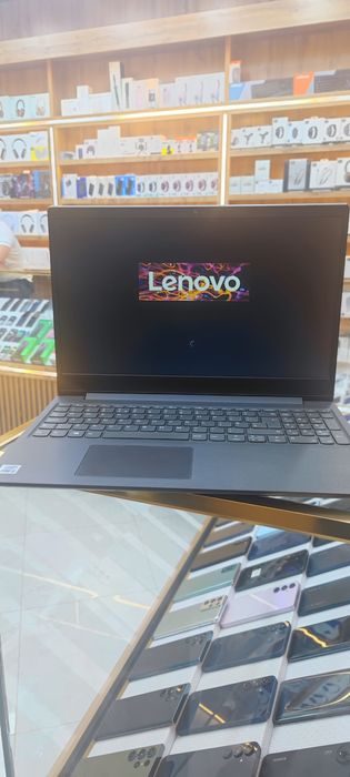 Ноутбук Lenovo V15