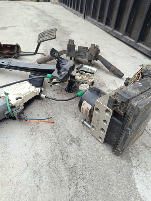 vând macara geam land rover