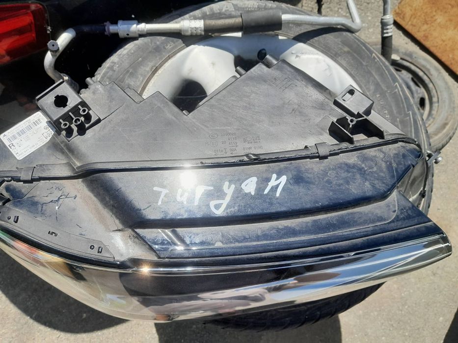 Десен фар за фолксваген тигуан