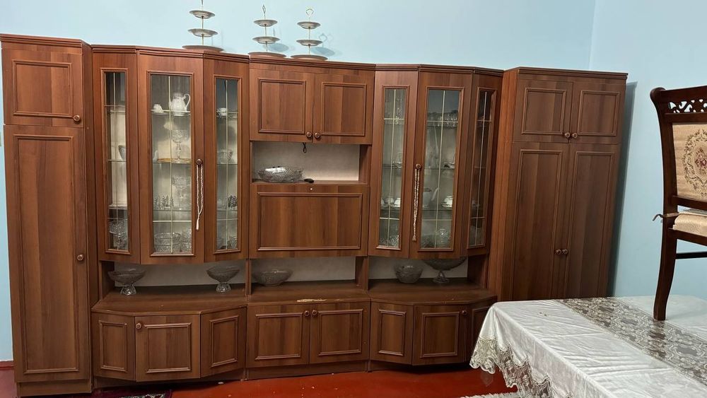 Тез арада гарнитур сатылады