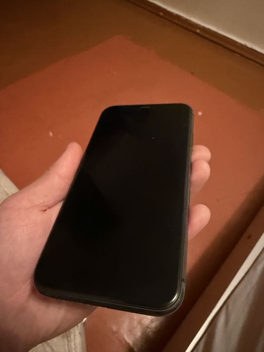 iPhone 11 64 gb.