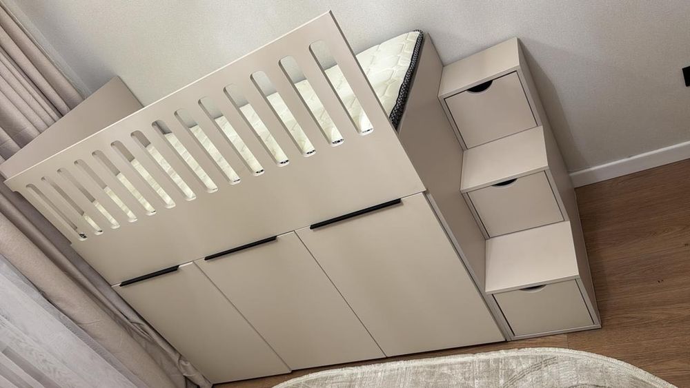 Детская кровать почти новая