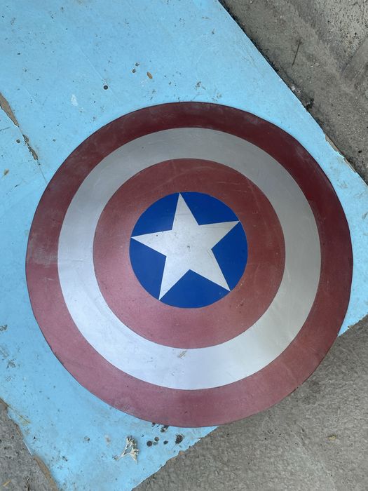 Kapitan amerika qalqoni mustahkam metaldan tayyorlangan