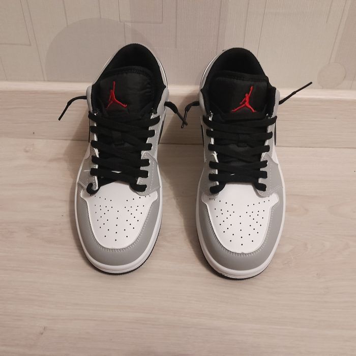 Nike Air Jordan 1 low "Light Smoke"