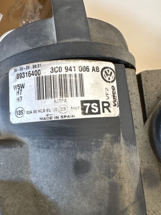 Фарове за WV Passat B6