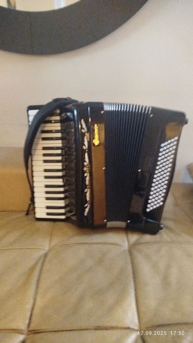 Акордеон 3/4, с мелодични Баси, b гриф