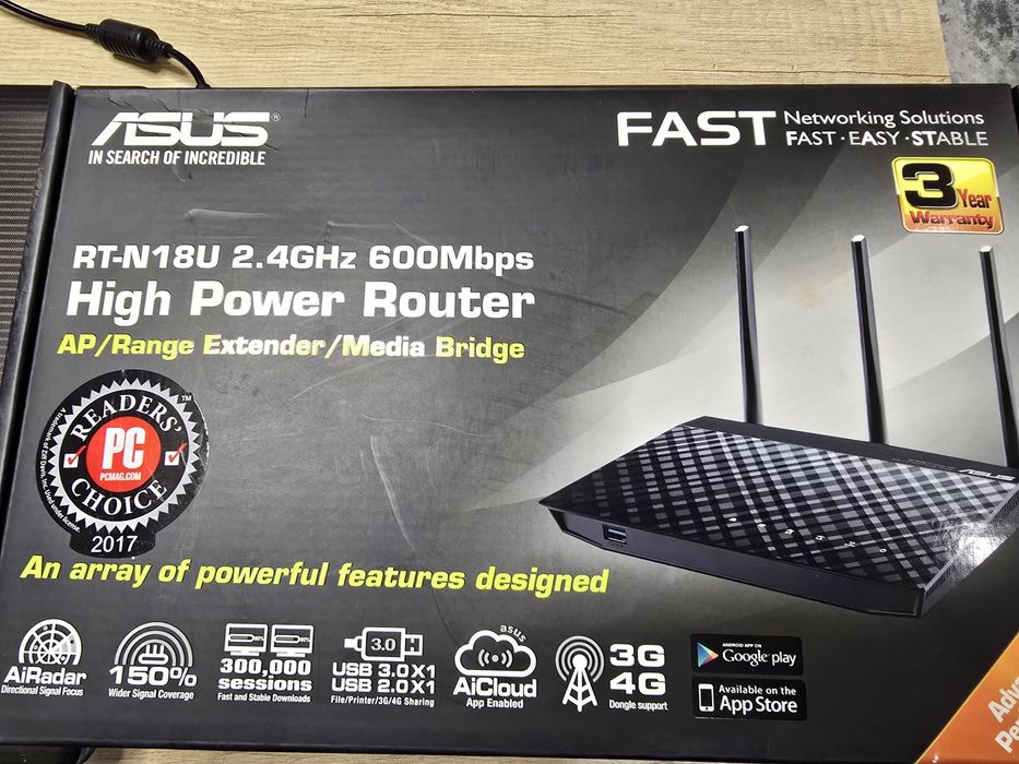 Лаптоп 17 инча  и рутер ASUS