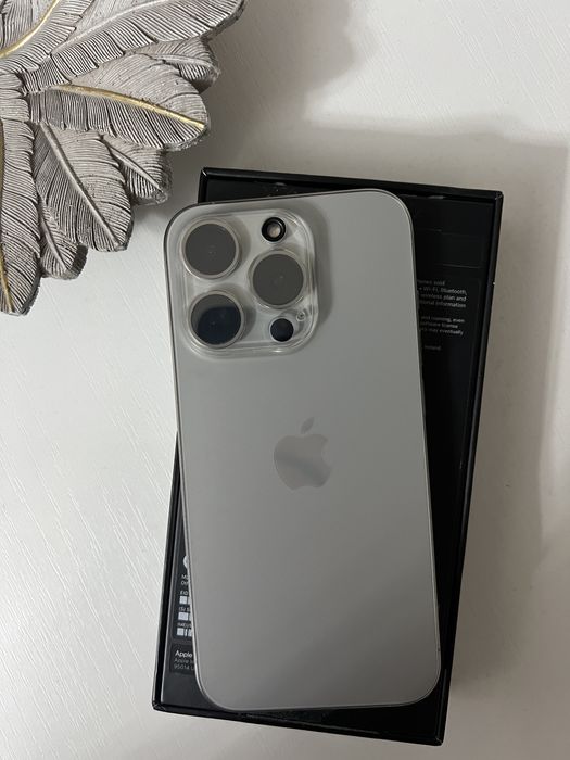 iphone 15 pro Natural Titanium