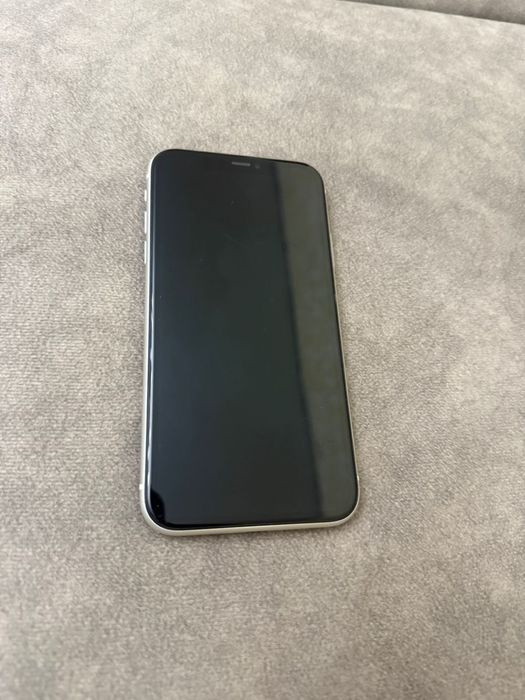 Продам айфон 11